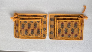 กระเป๋าผ้าฝ้ายที่มีซิปสำหรับเครื่องเขียนและการจัดเก็บสำหรับตัวแทนจำหน่ายในสีเหลืองสดใสด้วยการพิมพ์ดอกไม้ - Product Image 3