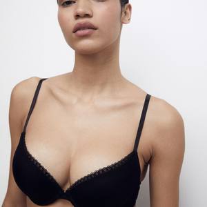 Sujetador Acolchado de Diseño Único y Personalizado de Alta Calidad para Mujer, Hecho Bajo Demanda con Marca Privada a Bajo Precio - Product Image 1