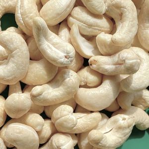 เม็ดมะม่วงหิมพานต์จากเวียดนาม - Product Image 1