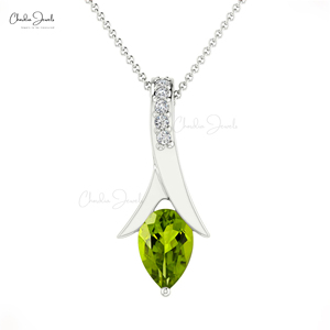 Collier de mariage élégant en or massif 14 carats avec pendentif à double pierre de naissance en forme de poire de 6x4 mm en péridot et diamant délicat, vente en gros - Product Image 2