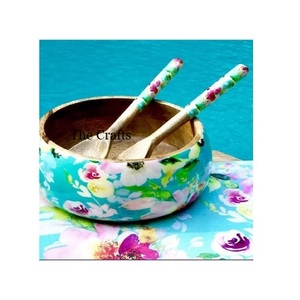 Tazón de madera para servir alimentos con diseño impreso y cuchara, tamaño y forma personalizados, a bajo precio. - Product Image 1