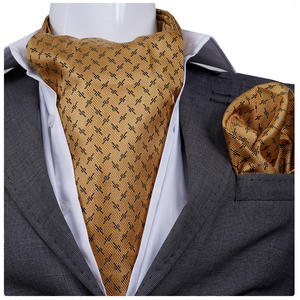 Ensemble Ascot et Pochette Doré et Noir Formel, Durable, Motif Carré Géométrique, en Soie - Product Image 1