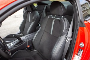 Voiture GR86 Premium Turbo 2023, cuir, transmission intégrale, faible kilométrage, boîte automatique, conduite à gauche, essence, état neuf - Product Image 4