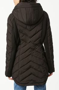 Veste matelassée à capuche rouge personnalisée pour femmes - Product Image 4