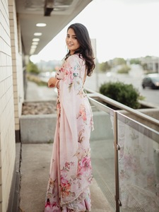 Sari en soie Tabby à motifs floraux, perles élégantes, travail à la main Katdana, style Bollywood, tenue de soirée, longueur au sol, charme classique, design moderne, rapide - Product Image 2