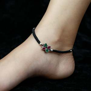 Tobillera de Plata 925 Aasma Nazakat, Chapada en Oro, con Diseño de Mariposa de Rubí y Esmeralda, Pieza Única con Diamante como Piedra Principal - Product Image 1