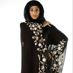 Abaya negra con bordado floral blanco, lo mejor para mujeres de los Emiratos Árabes Unidos - Product Image 1
