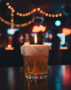 Bougie en verre de bière, bougie de fête, qualité supérieure, aspect bière réel, pour la décoration de fête, OEM ODM, vente en gros d'usine - Product Image 4