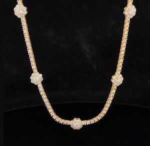 Collar con colgante de moissanita con forma de letra de compromiso de lujo de plata 925 chapado en oro amarillo - Product Image 1