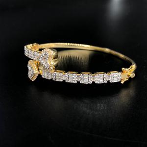 Elegante pulsera y brazalete de diamantes de oro rosa de 14 quilates con diseño de tenis de doble corazón 1,68 TCW Iced Out - Product Image 3