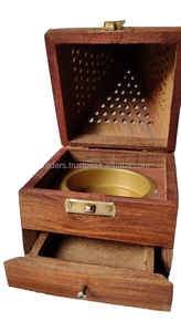 Brûleur d'encens islamique fait main en bois naturel et porte-bakhoor divin Aura pour mosquée, Ramadan et Eid décoration de la maison - Product Image 5