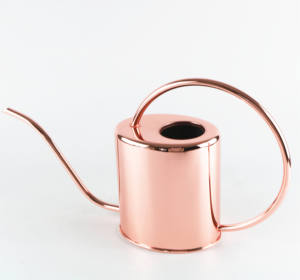 Botella de agua resistente de metal, diseñada para uso en exteriores, con estructura robusta y función de vertido fácil y suave. - Product Image 1