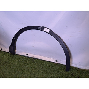 คิ้วซุ้มล้อหน้าขวา แลนด์โรเวอร์ ดิสคัฟเวอรี่ สปอร์ต (L550) FK7216A074AB 204DTD ดีเซล ปี 1999 (14>18) - Product Image 2
