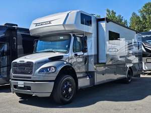 Vente en gros de camping-cars d'occasion de classe C, Dynamax Isata 3 Series 24FW 2018, douche, intérieurs spacieux, climatisation - Product Image 2