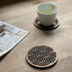 Posavasos de nogal de madera de teca Posavasos de teca redondos Bebidas frías calientes Protección de mesa Posavasos decorativos - Product Image 4