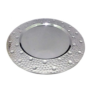 Nouvelle assiette de service de vaisselle à bordure martelée Caractéristique écologique Plaque de chargeur en acier inoxydable en métal - Product Image 1