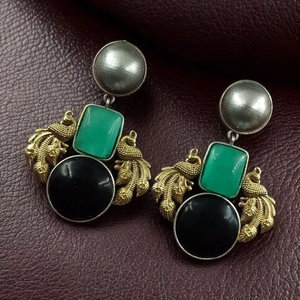 OM Fashion Studio 2025 nuevos pendientes de latón oxidado chapados en plata joyería tradicional india estilo colgante ligero - Product Image 1