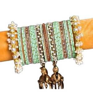 Juegos de Brazaletes Churi para Niñas, Estilo Elegante, Brazaletes Churiyan Hechos a Mano en India, Joyería para Mujer Disponible a Precio Económico - Product Image 1