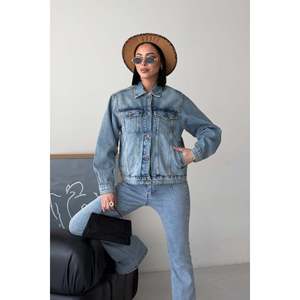 Veste en jean classique à col boutonné avec poche 6081 - Denim bleu moyen - Product Image 2