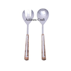 Ustensiles de cuisine de style élégant ensemble de serveurs à salade outils de service en acier inoxydable de qualité supérieure avec poignée en osier outils à salade classiques - Product Image 1