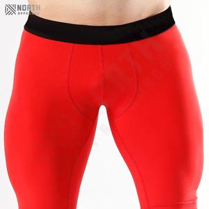 Pantalones Cortos de Compresión de Doble Capa Rojos y Negros para Hombre - Secado Rápido, Servicio OEM, Poliéster/Algodón, Colores y Tallas Personalizables - Product Image 5