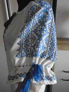 Authentique robe ukrainienne brodée à la main pour femmes taille XS lin traditionnel Vyshyvanka fait main Ukraine - Product Image 2