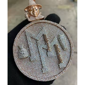 Pendentif Hip Hop unisexe en acier inoxydable entièrement serti de diamants avec un design élégant pour toutes les occasions et les fêtes - Product Image 6