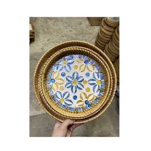 Bandeja de Ratán con Incrustaciones de Nácar, Bandeja Redonda Decorativa para Servir de 30 cm o 35 cm, Hecha a Mano, Estilo Boho, Temática de Playa, Natural para el Hogar - Product Image 2