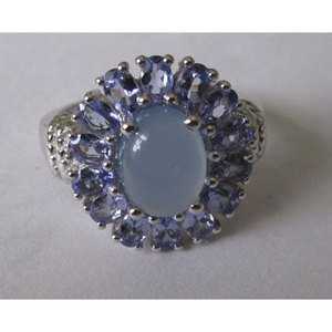 แหวนแฟชั่น unisex แบบดั้งเดิมที่มี3.50 CTS Tanzanite และ Chalcedony สีฟ้า18K ฝังพลอยทองน้ำหนักรวม6g - Product Image 1