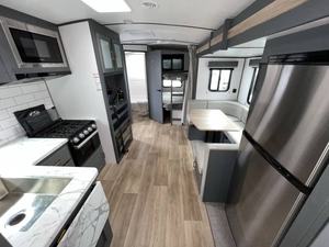 Keystone B-u-l-l-e-t 250BHS d'occasion 2023 - Product Image 5