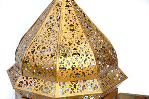 Linterna de Metal marroquí de calidad superior chapada en oro, diseño elegante hecho a mano para interiores y exteriores, decoración navideña para el hogar - Product Image 5
