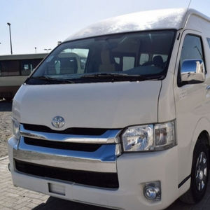 Utilisé en 2018 pour le fourgon Hiace avec intérieur en cuir foncé, pneus R15, conduite à gauche, automatique, diesel, propulsion arrière - Product Image 1