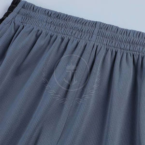 Uniformes de Baloncesto Personalizados para Adultos 2025, Alta Calidad, Último Diseño, Transpirables, 100% Poliéster, Colores y Logotipos Personalizables - Product Image 5