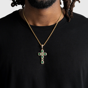 Vente en gros Collier croix plaqué or 18 carats unisexe Bijoux tendance pour femmes avec style adulte pour cadeau de fête Pendentifs et breloques - Product Image 3