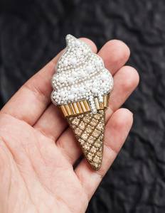 Broches con cuentas Broche de diseñador hecho a mano. Accesorios de alta calidad. Broche de diseño único. El mejor regalo para baby shower. - Product Image 5