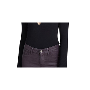 Body moulant <span class=keywords><strong>Guess</strong></span> Cybill à col en <span class=keywords><strong>V</strong></span> pour femme, noir uni et imprimé floral, taille M, style doux et ajusté pour le printemps, l'été et l'automne - Product Image 3