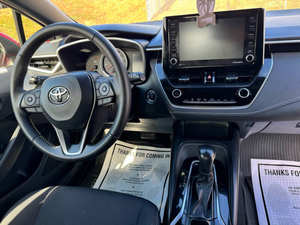 Voiture d'occasion de qualité et abordable, Toyota Corolla Hatchback SE 2022, conduite à gauche - Product Image 2