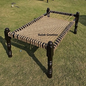 Lit à pieds rectangulaires en bois avec corde de jute pure tissée à la main | Lit de repos Charpai rustique traditionnel pour la maison, le patio et l'extérieur - Product Image 2