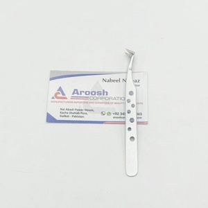 Pince à cils professionnelle en acier inoxydable de haute qualité de type L paillettes argentées pointe pointue options durables en gros - Product Image 1