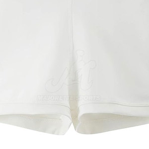 Shorts de cheerleading de bonne qualité pour femmes, légers, respirants, pour les routines d'équipe et les mouvements. - Product Image 5