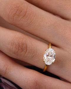 Anillo de compromiso de moissanita de corte ovalado de 10x7mm | Anillo de Boda nupcial solitario horizontal | Anillo de ley chapado en oro de 18 quilates - Product Image 2