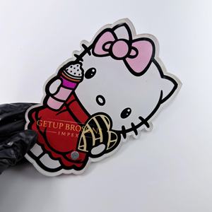 Última Novedad: Placa de Acrílico Personalizada y Sostenible con Diseño de Hello Kitty y Imán para Pinzas de Extensión de Pestañas, Placas Personalizadas Disponibles - Product Image 1