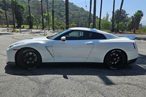 Nissan GT-R Premium 2015 USADO con Volante a la Izquierda/Derecha - Product Image 2