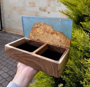 Caja de Joyería Artesanal Moderna y Antigua de Resina y Madera al por Mayor con Colores y Tamaños Personalizados para Almacenamiento de Maquillaje por HAND MADE CRAFT - Product Image 1