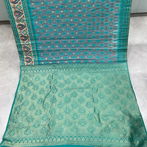 Sari en viscose pour femmes Lumire Kota - Vêtement de fête traditionnel, prêt pour l'hiver, infroissable et respirant - Product Image 1