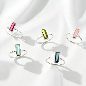 Anillos de bisel de barra rectangular de piedra natal de cuarzo de cianita | Anillos de banda chapados en oro hechos a mano | Joyería minimalista apilable lisa - Product Image 3