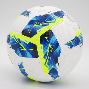 ลูกฟุตบอลหนัง PU คุณภาพสูง ปี 2024 สีและโลโก้สั่งทำได้ พร้อมขนาดที่ปรับแต่งได้สำหรับการฝึกซ้อม - Product Image 2