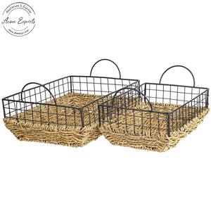 Panier en jonc de mer fait main avec accents en métal noir idéal pour le rangement du comptoir de la salle de bain Organisateur élégant et durable - Product Image 4