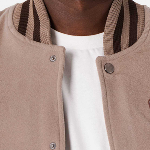 OEM servicio personalizado bordado hombres lana Varsity chaqueta al por mayor personalizado poliéster en blanco Varsity chaquetas - Product Image 6