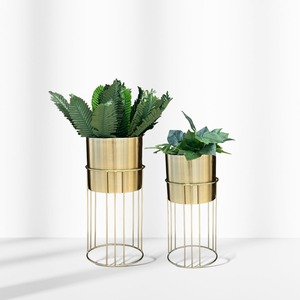 Ensemble de 2 jardinières modernes en métal pour une décoration intérieure élégante, parfaites pour les coins du salon, les plantes d'intérieur et les espaces contemporains - Product Image 1